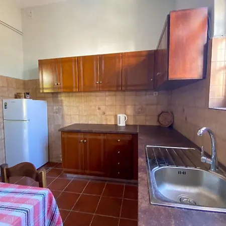 Villa Shared House , Private With Garden