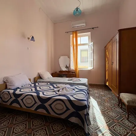 Shared House , Private Rooms And Private Bathrooms With Garden * Hriszí Aktí Haniá